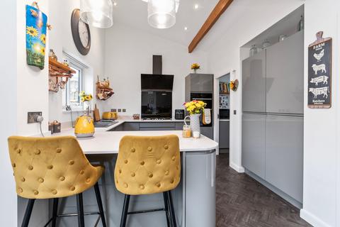 18 Freckleton Road, St Helens, WA10 3AW