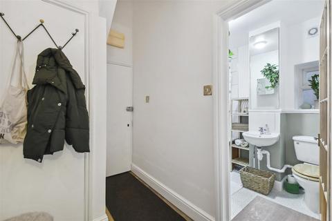 Studio for sale, Chamberlayne Road, Kensal Rise, London