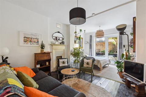 Studio for sale, Chamberlayne Road, Kensal Rise, London