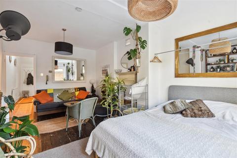 Studio for sale, Chamberlayne Road, Kensal Rise, London