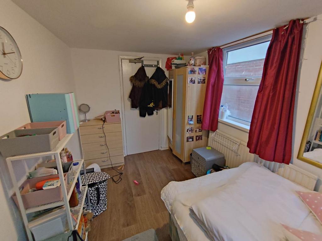 Bedroom 3 (2)