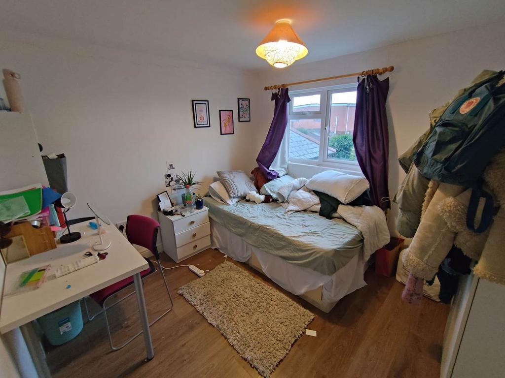 Bedroom 4 (1)