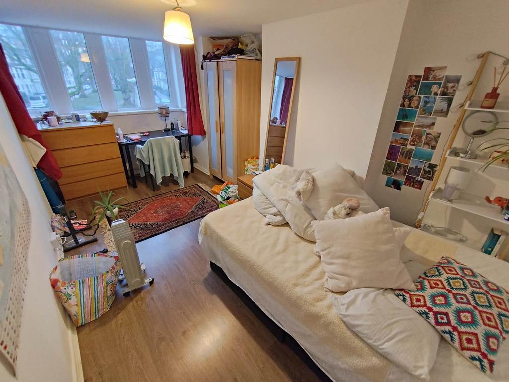 Bedroom 2 (1)