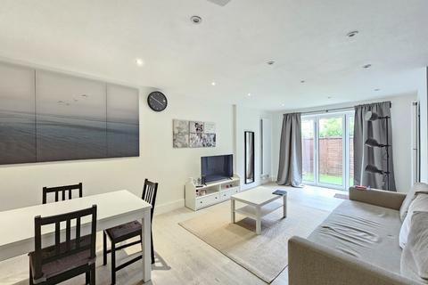 2 bedroom end of terrace house to rent, Munden Street, W14