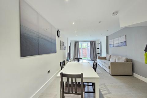 2 bedroom end of terrace house to rent, Munden Street, W14