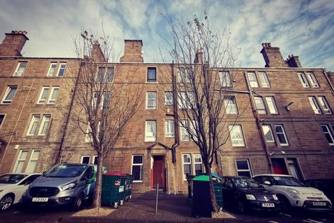 2 bedroom flat to rent, Baldovan Terrace, Dundee, DD4