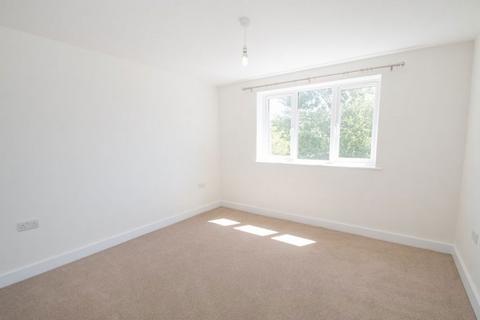 2 bedroom flat to rent, Hurdles View, Fontwell