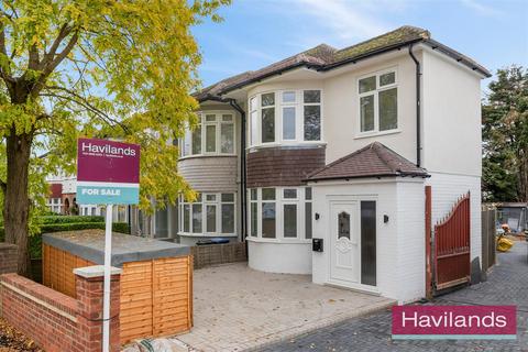 3 bedroom house for sale, Halstead Road, London