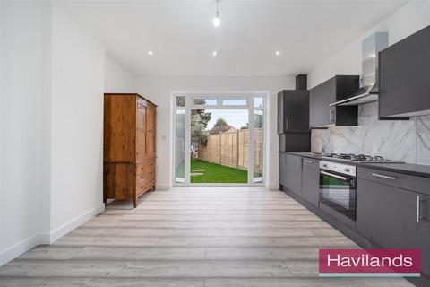 3 bedroom house for sale, Halstead Road, London