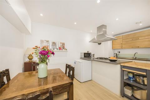 2 bedroom flat for sale, Buckingham Road, London E10