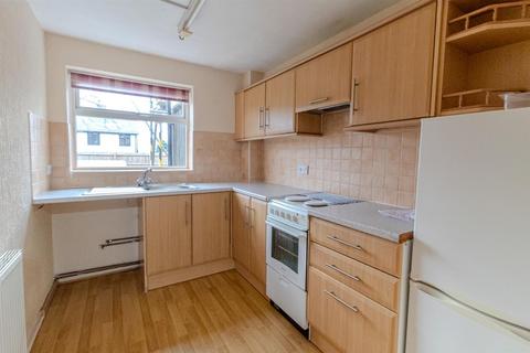 3 Westmoore Close, Nottingham, NG3 6ED