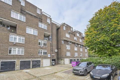 4 bedroom flat for sale, Solander Gardens, Shadwell, London, E1