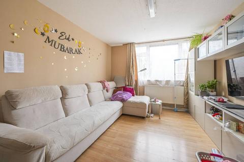 4 bedroom flat for sale, Solander Gardens, Shadwell, London, E1