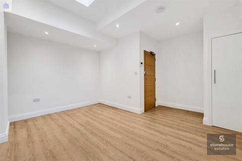 1 bedroom apartment to rent, Bowmans Mews, Holloway Road, London, N7