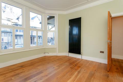 5 bedroom terraced house to rent, Belmont Road, Harrogate, HG2