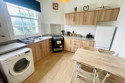 3 bedroom house share to rent, Hampton Place, Hove