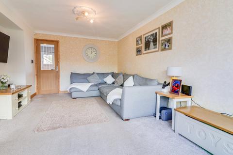 4 bedroom detached house for sale, Kirklees Garth, Farsley, Pudsey, West Yorkshire, LS28