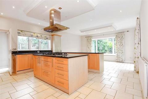 4 bedroom townhouse to rent, Bristol Gardens, London SW15