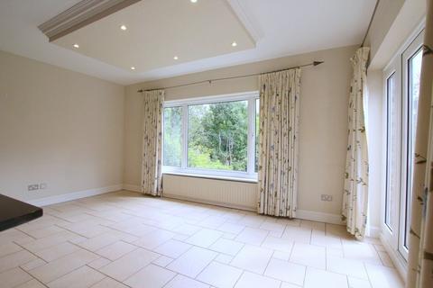 4 bedroom townhouse to rent, Bristol Gardens, London SW15