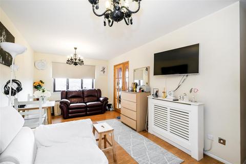 Lamorna Close, Walthamstow