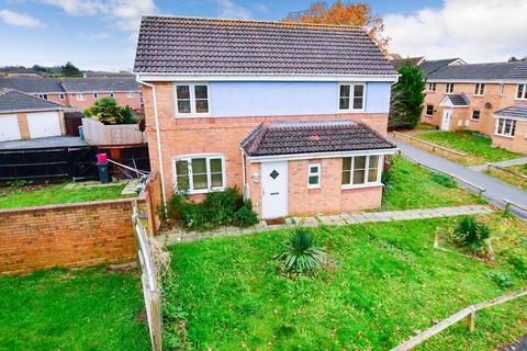 3 bedroom semi-detached house to rent, Snowberry Road Newport PO30