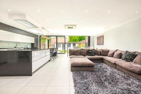 5 bedroom semi-detached house for sale, Thornton Road, London SW12