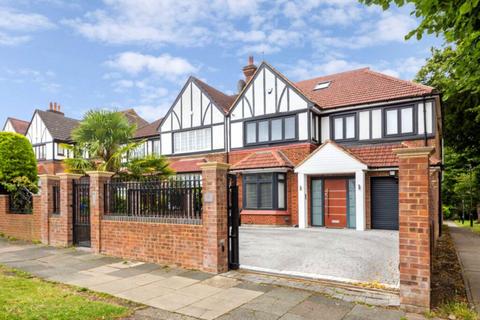 5 bedroom semi-detached house for sale, Thornton Road, London SW12