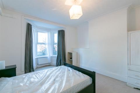 2 bedroom flat to rent, Salters Road, Gosforth, Newcastle upon Tyne