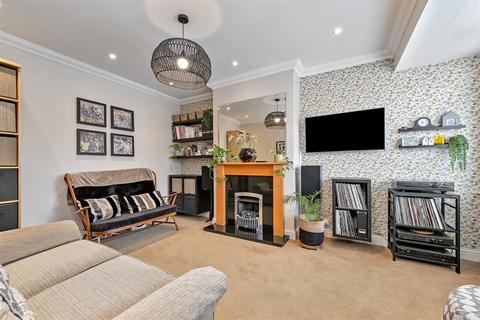 23 Longacres, St Albans, AL4 0DP