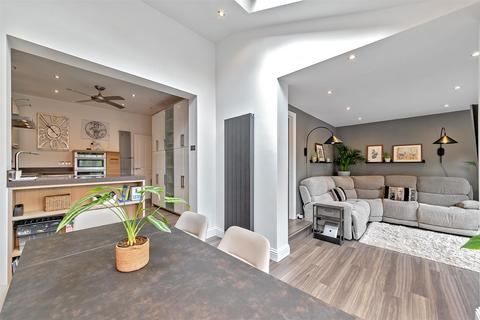 23 Longacres, St Albans, AL4 0DP