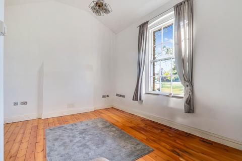 94 Horseshoe Crescent, Shoeburyness, Southend-on-sea, SS3 9WL