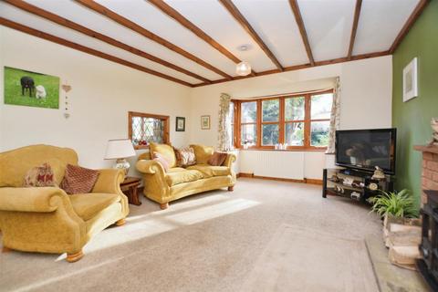 3 bedroom bungalow for sale, Appleby Gardens, Broughton