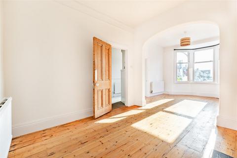 4 bedroom house to rent, Marine Avenue, Hove