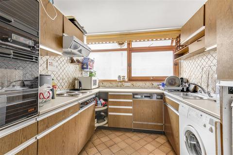 2 bedroom flat for sale, Elystan Place, SW3