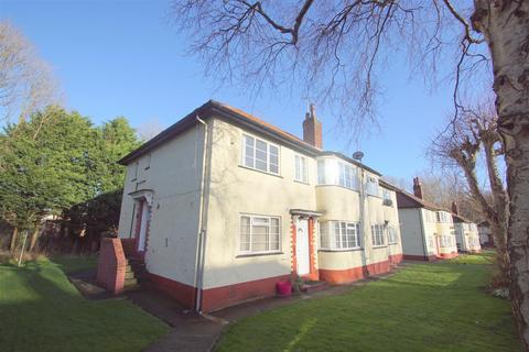 2 bedroom flat to rent, Sandringham Crescent, Leeds