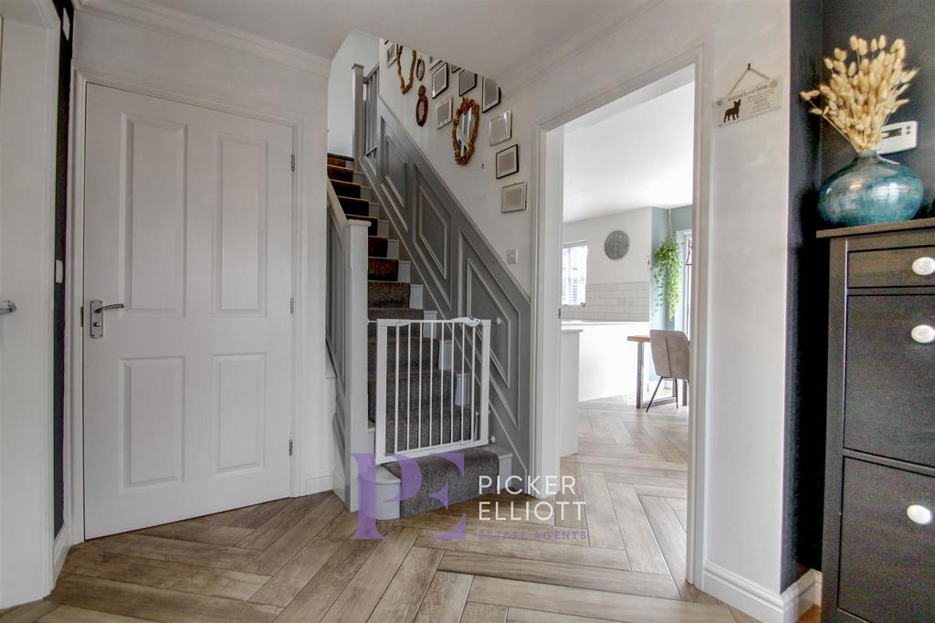 Spacious Entrance Hallway