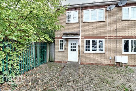 3 bedroom end of terrace house for sale, Fullwell Avenue, Clayhall