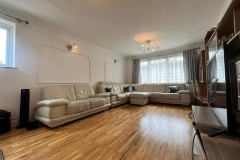 2 bedroom flat to rent, Belsize Road, South Hampstead