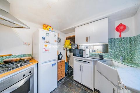 3 bedroom flat for sale, Sutton Road, Muswell Hill