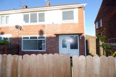 3 bedroom end of terrace house to rent, Fuschia Gardens, Hebburn