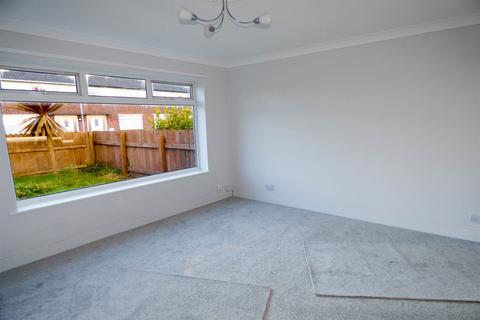 3 bedroom end of terrace house to rent, Fuschia Gardens, Hebburn