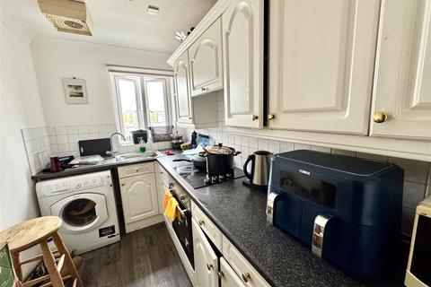 2 bedroom apartment for sale, Cork House, Mannheim Quay, Marina, Swansea