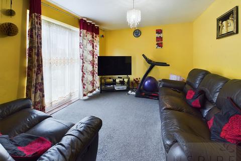 3 bedroom end of terrace house for sale, Waveney Walk, Crawley RH10