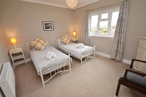 2 bedroom flat for sale, The Mount, Penally, Tenby