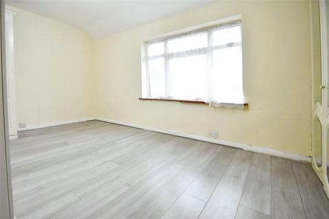 2 bedroom terraced house to rent, Fitzstephen Road, Dagenham, RM8