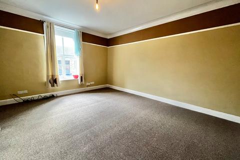 2 bedroom flat to rent, Park Road, Bingley, West Yorkshire, UK, BD16