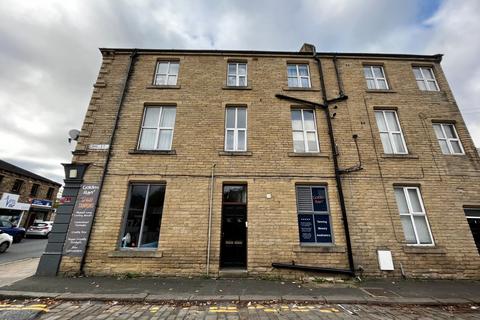 2 bedroom flat to rent, Park Road, Bingley, West Yorkshire, UK, BD16