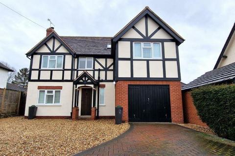 4 bedroom detached house to rent, Lingen Avenue, Hereford