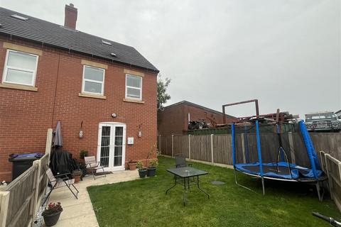 3 bedroom semi-detached house for sale, Shobnall Road, Burton-On-Trent DE14