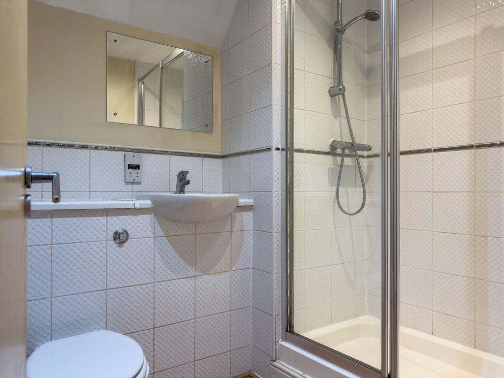 Ensuite shower room